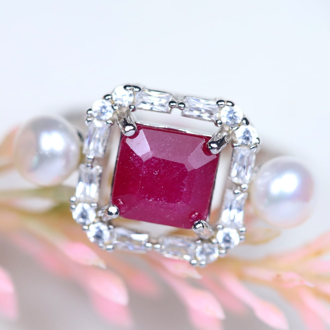 17.72Cts Natural Red Ruby, Pearl Rings 925 Sterling Silver Size 6.75, 292A: Ksmith Jewels Global Welcome to our auction house, today auction brought to you by Ksmith Jewels Global based in Penang, Malaysia specialize in all kinds of opal and color gemstone both in manufacturi