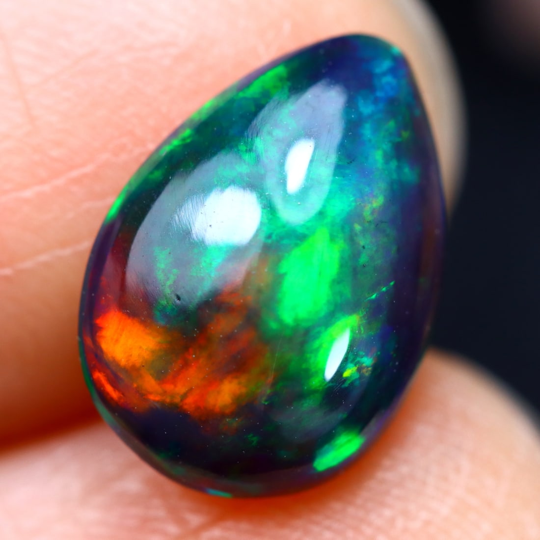1.54Ct Natural Flashy Rainbow Smoked Ethiopian Welo Opal, 569B: Ksmith Jewels Global Welcome to our auction house, today auction brought to you by Ksmith Jewels Global based in Penang, Malaysia specialize in all kinds of opal and color gemstone both in manufacturi