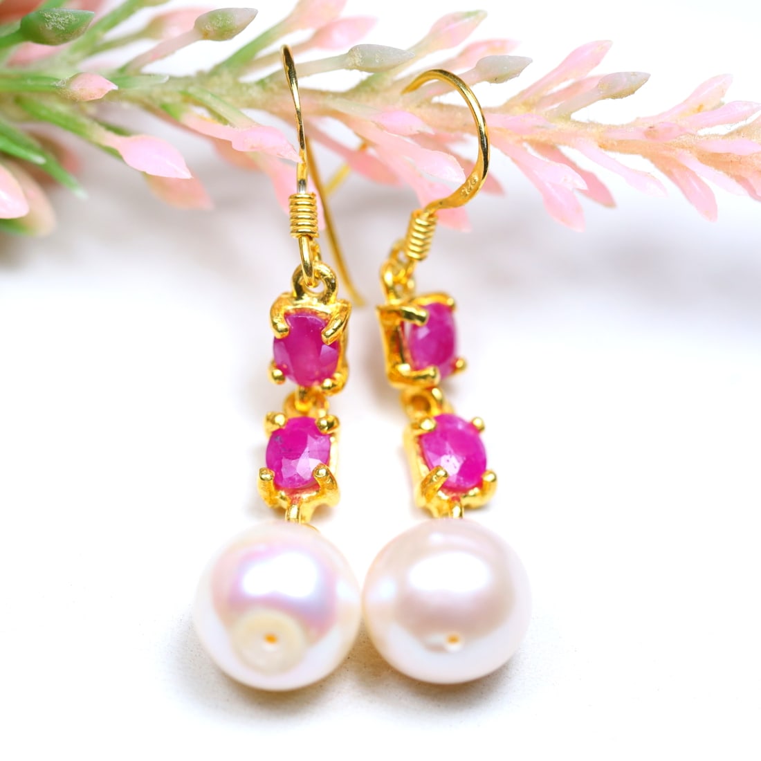 21.10Ct 925 Sterling Silver 18K Gold Plated White Baroque Pearl & Pink Ruby Earrings, 833MZ: Ksmith Jewels Global Welcome to our auction house, today auction brought to you by Ksmith Jewels Global based in Penang, Malaysia specialize in all kinds of opal and color gemstone both in manufacturi