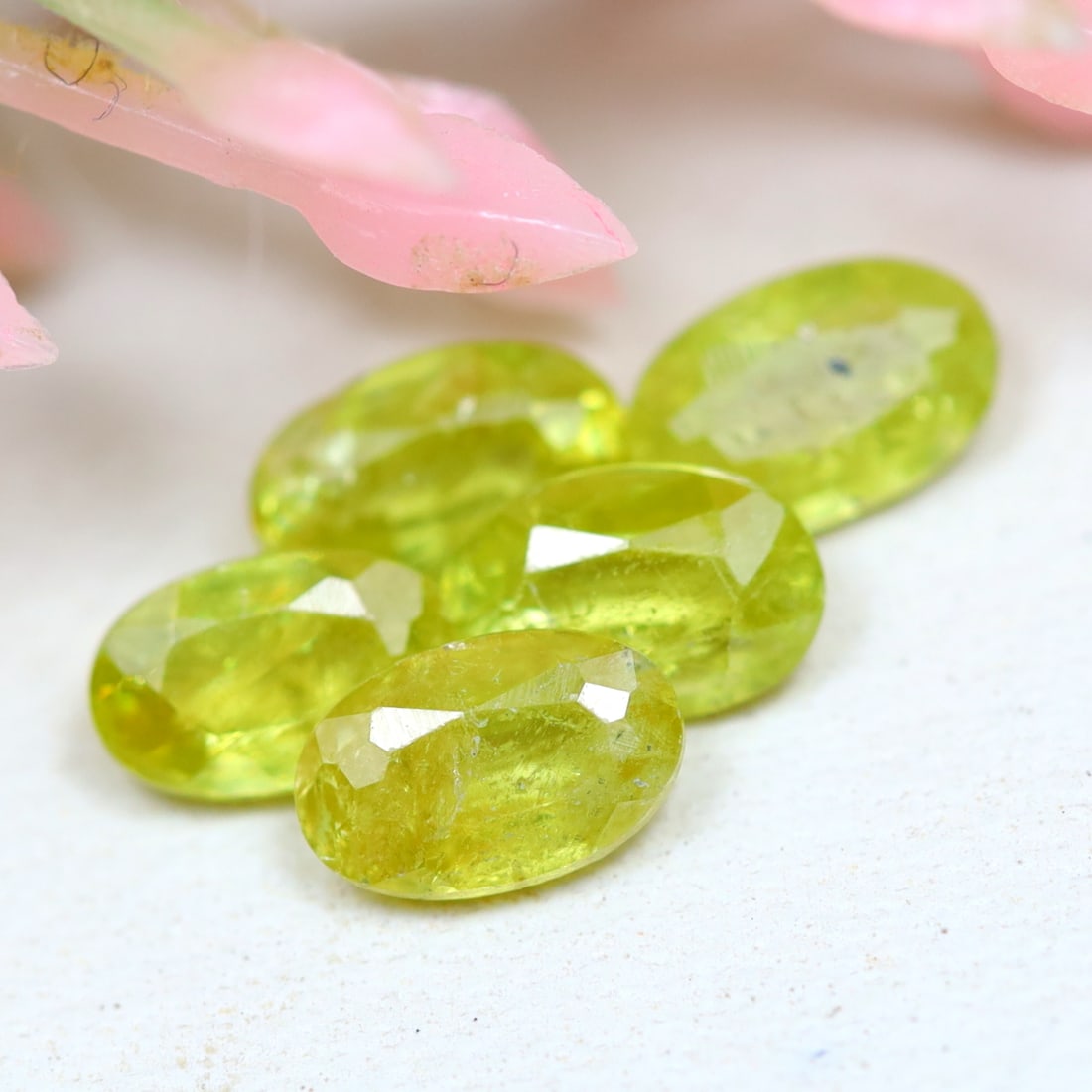 1.35Ct Natural Pear Yellowish Green Madagascar Sphene, 1105A: Ksmith Jewels Global Welcome to our auction house, today auction brought to you by Ksmith Jewels Global based in Penang, Malaysia specialize in all kinds of opal and color gemstone both in manufacturi