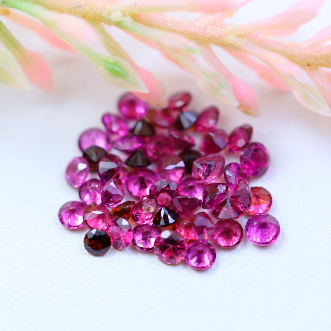 2MM 3.08Ct Natural Unheated Rhodolite Garnet Lot - Ceylon Gemstone (OT6665), 895A: Ksmith Jewels Global Welcome to our auction house, today auction brought to you by Ksmith Jewels Global based in Penang, Malaysia specialize in all kinds of opal and color gemstone both in manufacturi