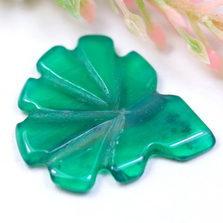 Agate 10.58Ct Natural Unheated Green Botswana Agate Leaf Carved, 868A: Ksmith Jewels Global Welcome to our auction house, today auction brought to you by Ksmith Jewels Global based in Penang, Malaysia specialize in all kinds of opal and color gemstone both in manufacturi