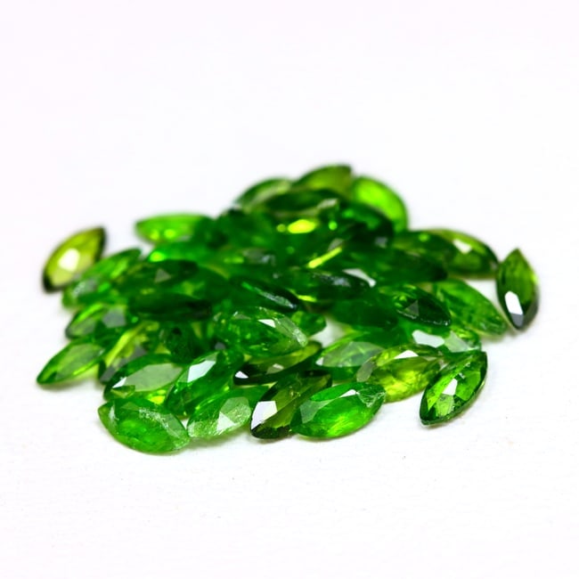 4x2MM Chrome Diopside 3.45Ct Marquise Cut Natural Green Diopside in Lot for Jewerly Making, 286B: Ksmith Jewels Global Welcome to our auction house, today auction brought to you by Ksmith Jewels Global based in Penang, Malaysia specialize in all kinds of opal and color gemstone both in manufacturi