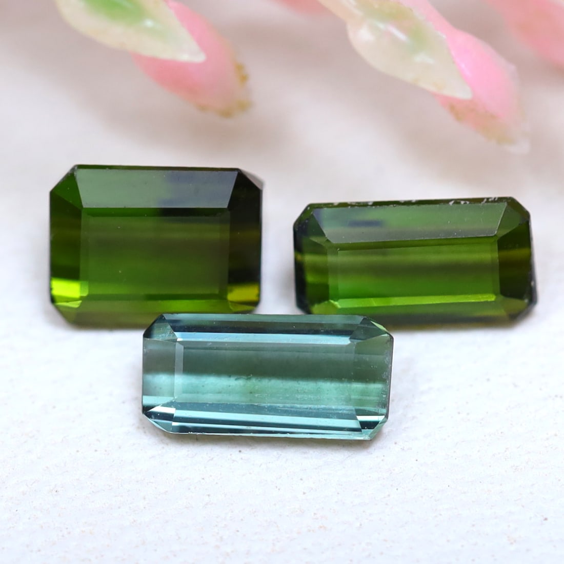 Tourmaline 1.42Ct Natural Mozambique Green Tourmaline Gemstone, 827B: Ksmith Jewels Global Welcome to our auction house, today auction brought to you by Ksmith Jewels Global based in Penang, Malaysia specialize in all kinds of opal and color gemstone both in manufacturi