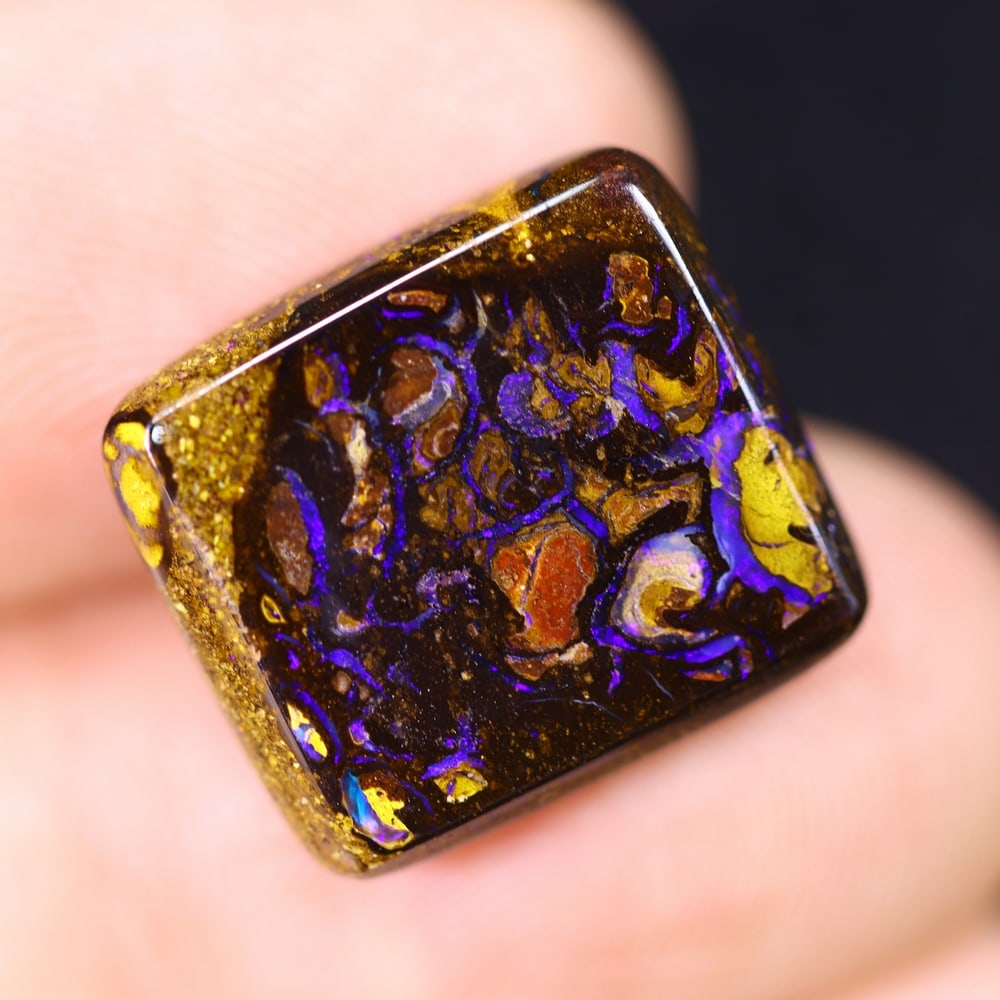 9.37Ct Boulder Opal - Australian Opal, 500B: Ksmith Heritage Auctioneers Subject: Natural Boulder Opal Origin: Australia Carat Weight: 9.37Ct Dimension: 15x13.5x3.6 mm Treatment: Natural Untreated Type: Cabochon, Polished