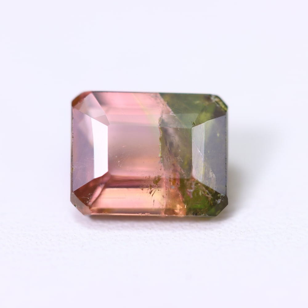 2.28cts Natural Watermelon Tourmaline - Bi-Colour Faceted Cut, 633B: Ksmith Heritage Auctioneers Subject: Natural Tourmaline Origin: Africa Carat Weight: 2.28cts Dimension: 8.4x6.6x4.4 mm Type: Faceted, Polished