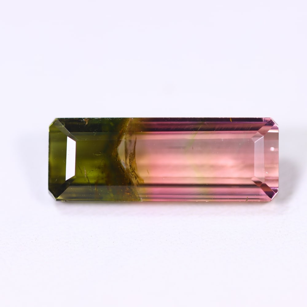 5.98cts Natural Watermelon Tourmaline - Bi-Colour Faceted Cut , 143E: Ksmith Heritage Auctioneers Subject: Natural Tourmaline Origin: Africa Carat Weight: 4.98 cts Dimension: 17.5x6.4x4.7 mm Type: Faceted, Polished