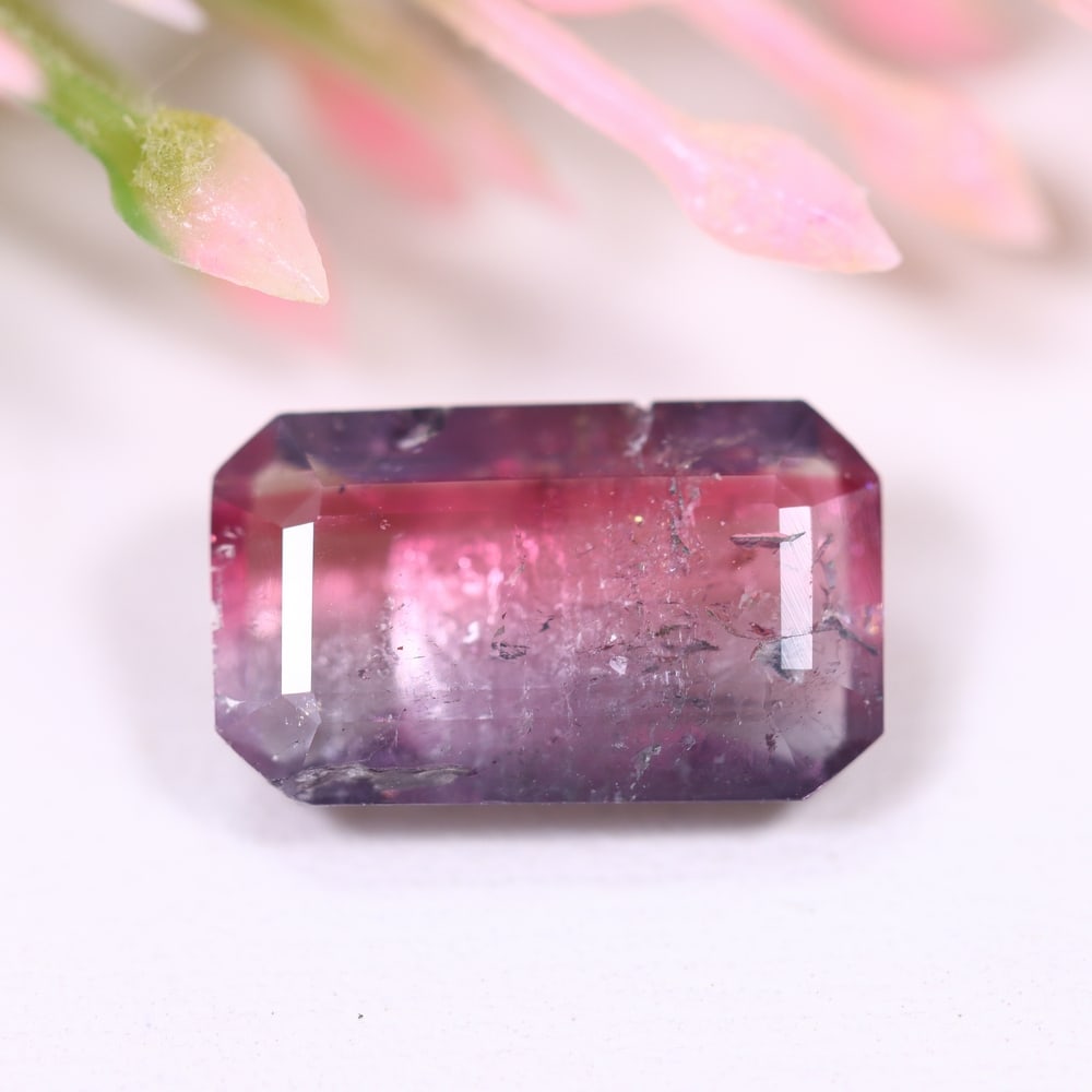 2.79cts Natural Watermelon Tourmaline - Bi-Colour Faceted Cut , 199E: Ksmith Heritage Auctioneers Subject: Natural Tourmaline Origin: Africa Carat Weight: 2.79 cts Dimension: 11.4x6.8x4 mm Type: Faceted, Polished