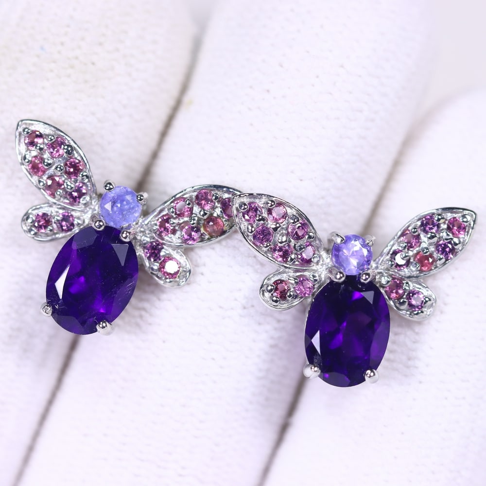 Earrings Amethyst Rhodolite & Tanzanite - 925 Sterling Silver , 901E: Ksmith Heritage Auctioneers Subject: Natural Amethyst, Rhodolite Garnet & Tanzanite Origin: Thailand Carat Weight: 3.38g Dimension: Gemstone 6x8mm Type: Earrings