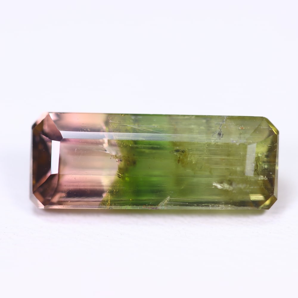 3.79cts Natural Watermelon Tourmaline - Bi-Colour Faceted Cut, 947B: Ksmith Heritage Auctioneers Subject: Natural Tourmaline Origin: Africa Carat Weight: 3.79cts Dimension: 14.6x5.7x4.6 mm Type: Faceted, Polished