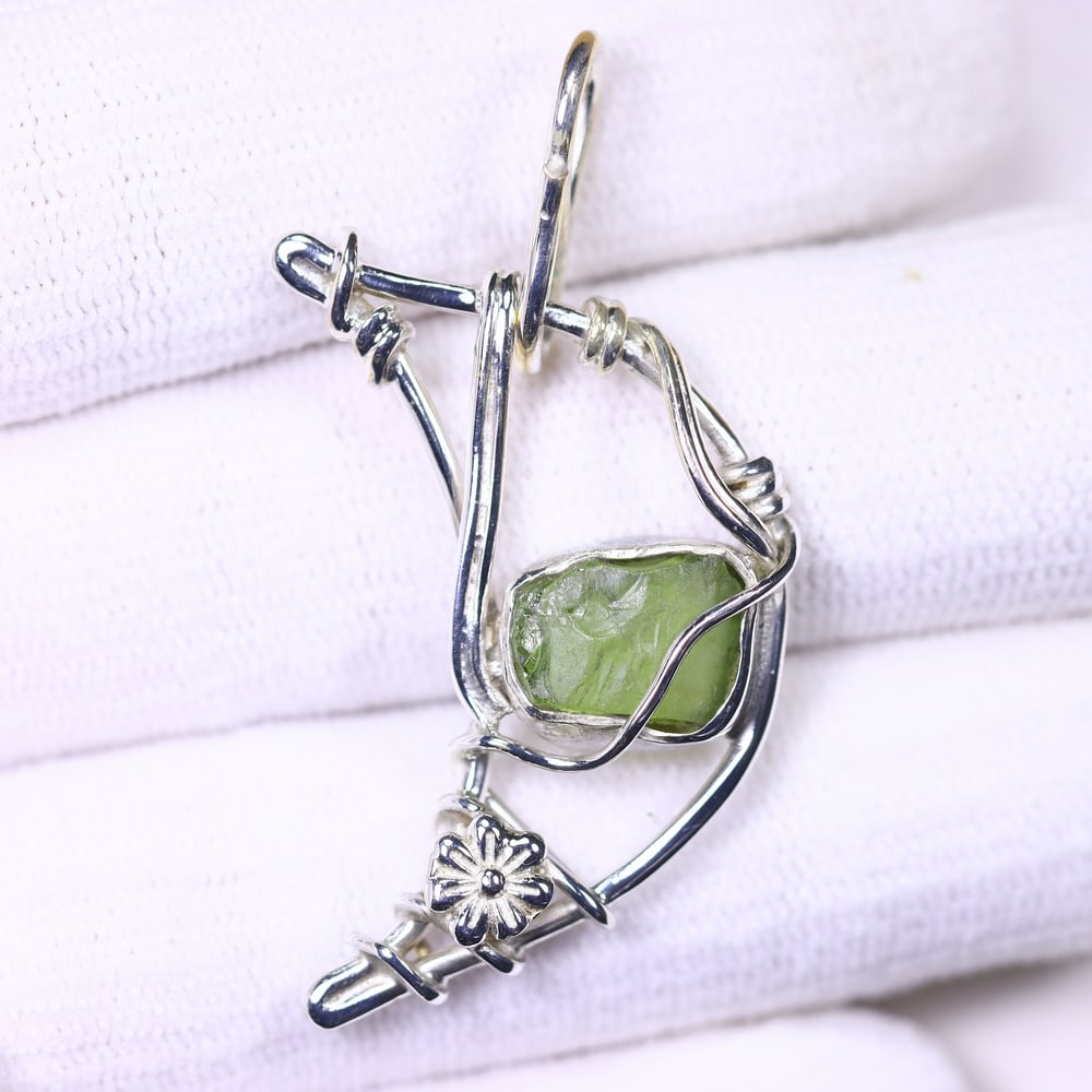 4.26g Crystal Rock Wire Wrap Pendant - 925 Silver , 452E (1 of 2)