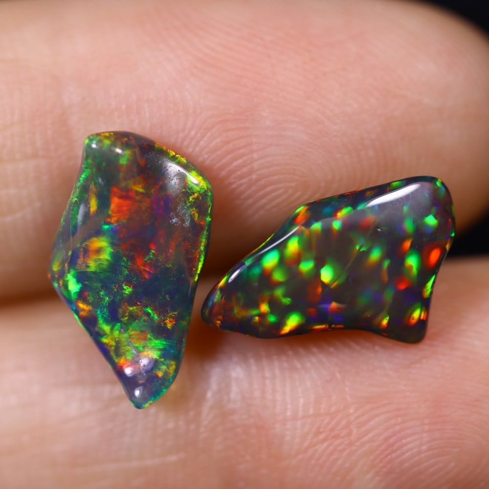 4.40Ct Natural Freeform Black Opal - 9x7x4mm - Polished Rough , 26E (1 of 5)