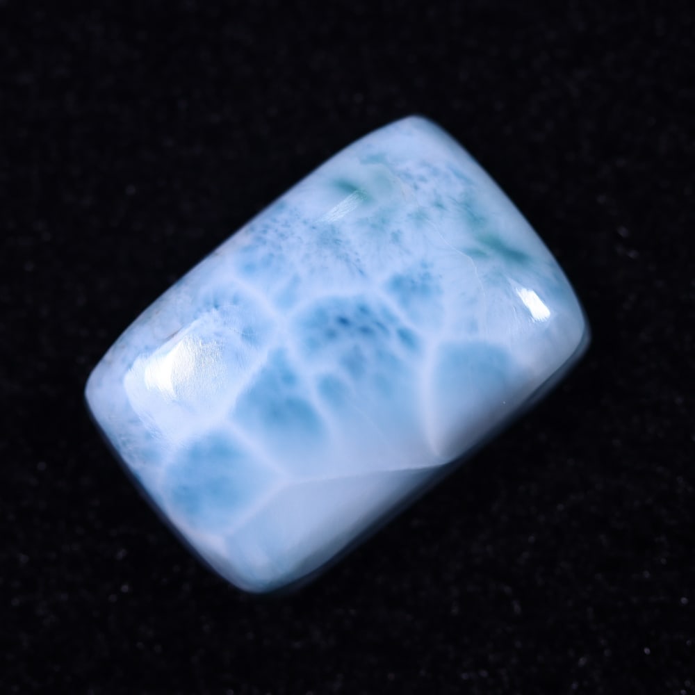 *24.18cts Natural Larimar - Polished Cabochon, 895B: Ksmith Heritage Auctioneers Subject: Natural Larimar Carat Weight: 24.18 cts Dimension: 22.3x15.3x6.4 mm Type: Cabochon, Polished