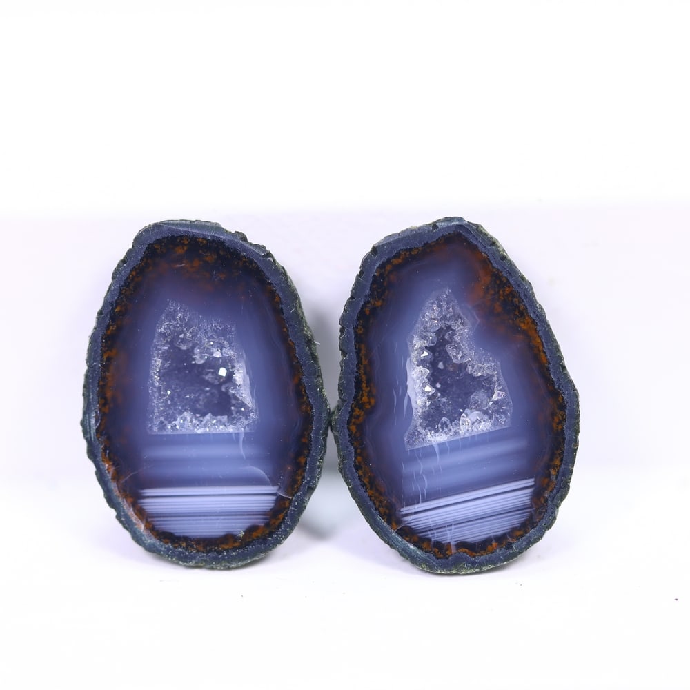 2.66g Mexican Geode Druzy - Mineral Rough , 812E: Ksmith Heritage Auctioneers Subject: Natural Mexican Geode Druzy Origin: Mexico Carat Weight: 2.66g Dimension: 16x11 mm Treatment: Natural Untreated Shape: Freeform