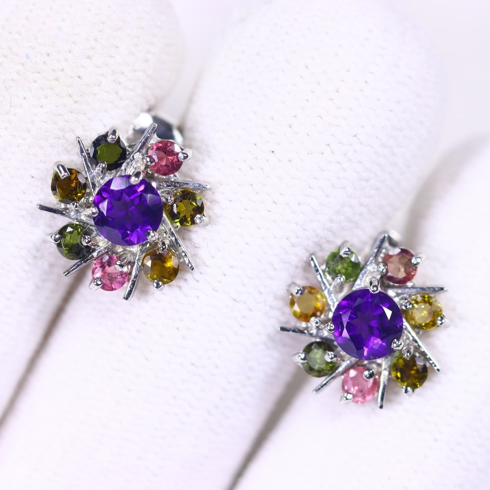 Earrings Amethyst & Tourmaline - 925 Sterling Silver , 698E: Ksmith Heritage Auctioneers Subject: Natural Amethyst & Tourmaline Origin: Thailand Carat Weight: 2.58g Dimension: Gemstone 2.5-5mm Type: Earrings