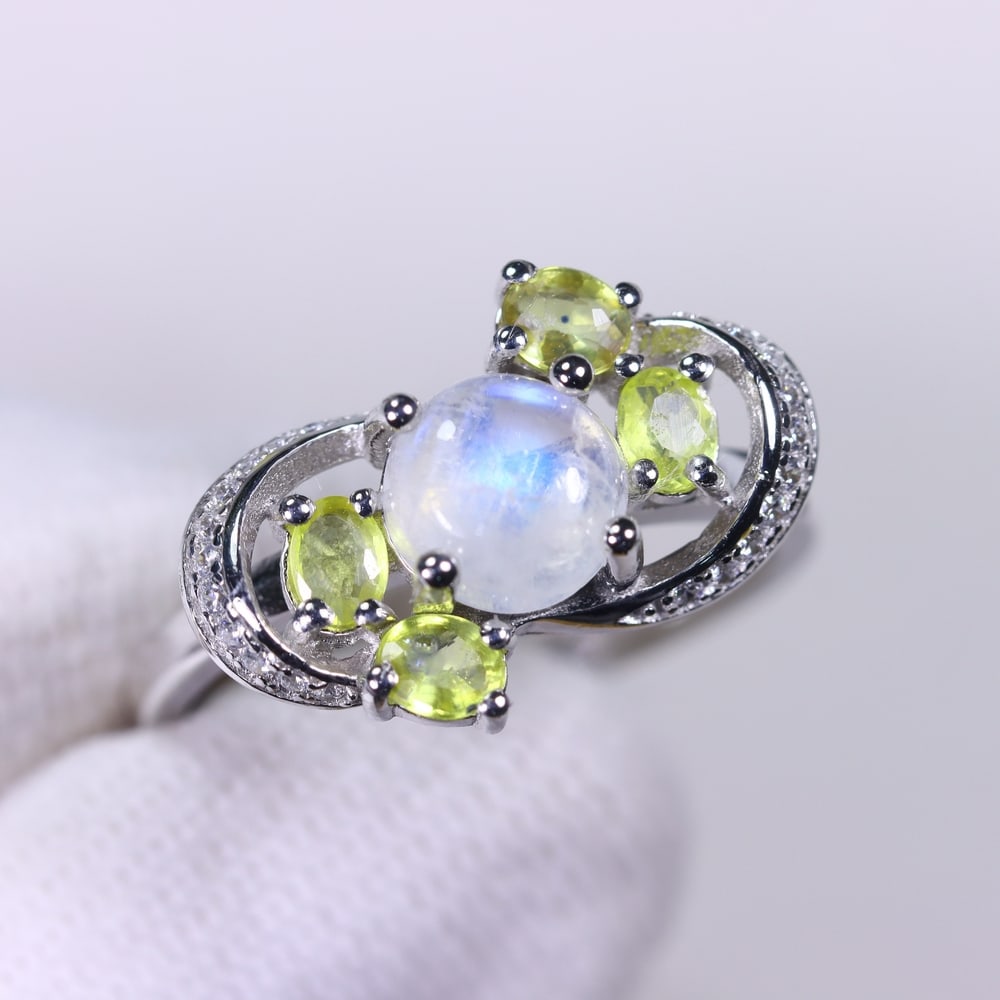 Ring US8 Moonstone, Zircon & Yellow Sapphire - 925 Sterling Silver , 920E: Ksmith Heritage Auctioneers Subject: Natural Moonstone, Zircon & Yellow Sapphire Origin: Thailand Carat Weight: 18.92ct Dimension: Gemstone 1.2-7mm Type: Ring