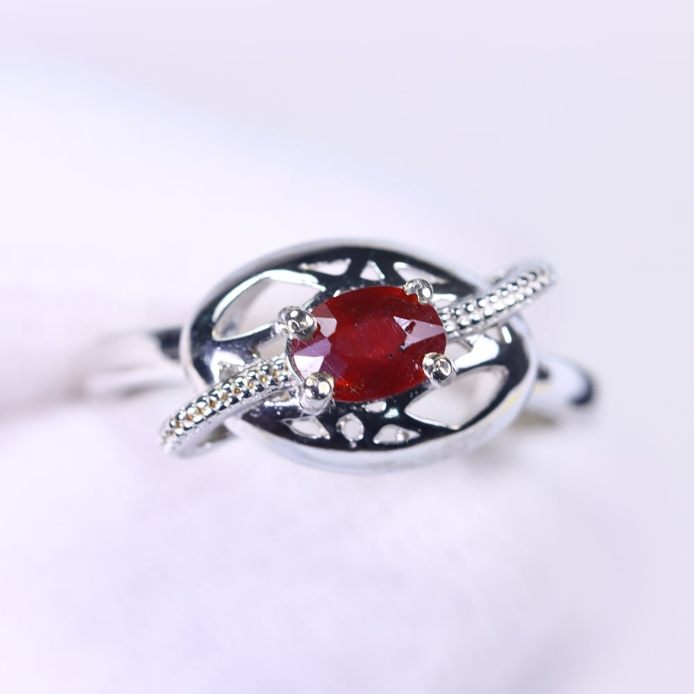 Ring US6.75 Ruby - 925 Sterling Silver, 61B: Ksmith Heritage Auctioneers Subject: Natural Ruby Origin: Thailand Carat Weight: 13.85ct Dimension: Gemstone 4x6mm Type: Ring