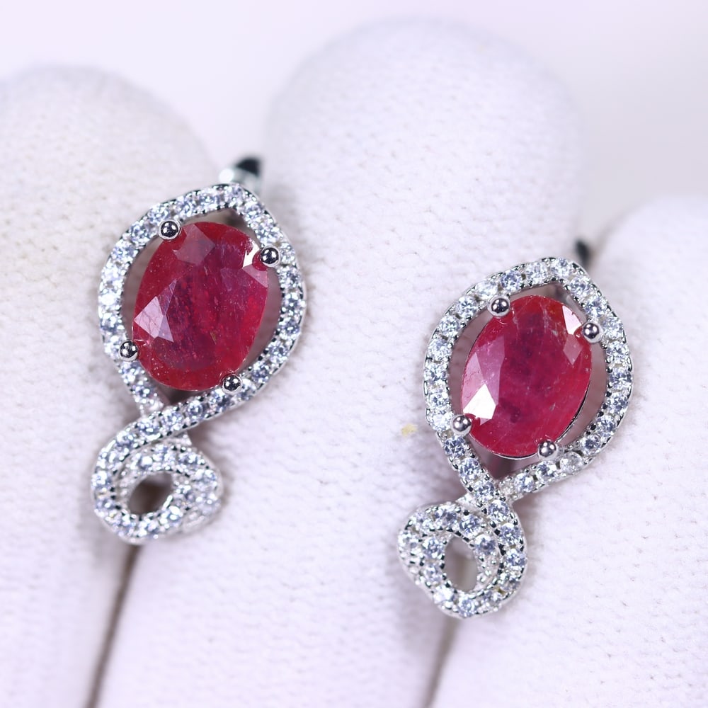 Earrings Ruby & Zircon - 925 Sterling Silver - White Gold Plated, 733B: Ksmith Heritage Auctioneers Subject: Natural Ruby & Zircon Origin: Thailand Carat Weight: 16.17ct Dimension: Gemstone 6x8.2mm Type: Earrings
