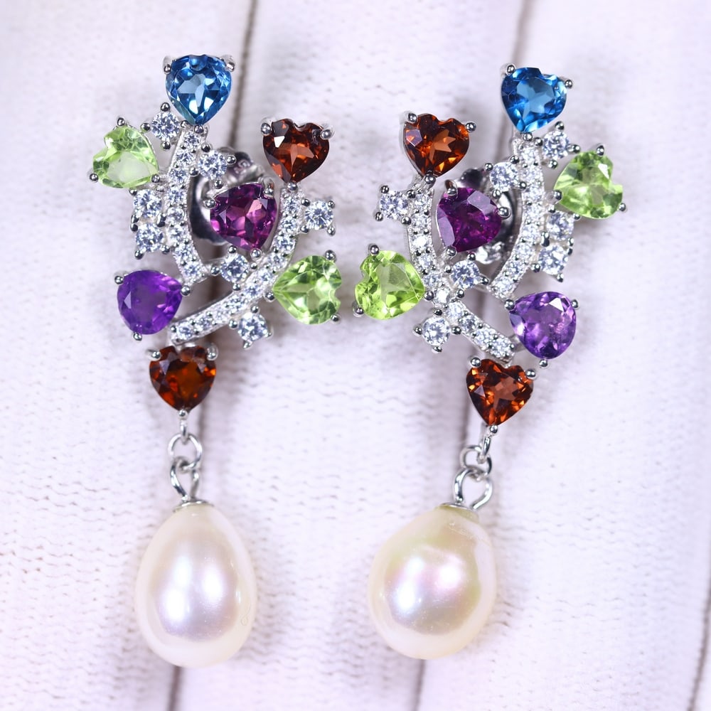 Earrings Pearl and Multi Stone - 925 Sterling Silver - Plated 14K White Gold , 767E: Ksmith Heritage Auctioneers Subject: Natural Amethyst, London Blue Topaz, Mozambique Garnet, Pearl Origin: Thailand Carat Weight: 6.07g Dimension: Gemstone 1-4mm Type: Earrings