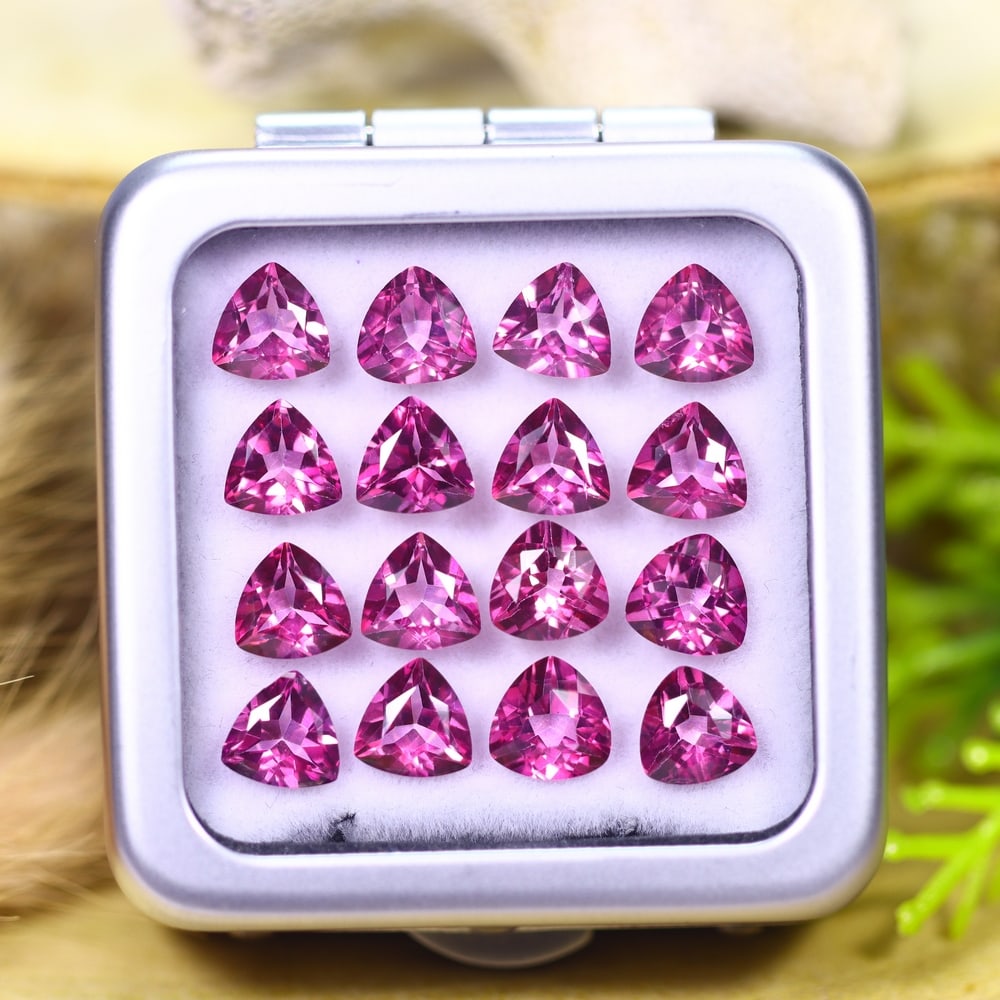 *13.45cts Natural Pink Topaz Set - Polished Faceted , 6mm, 32C: Ksmith Heritage AuctioneersSubject: Natural Topaz (without box) Origin: Myanmar Treatment: Coated