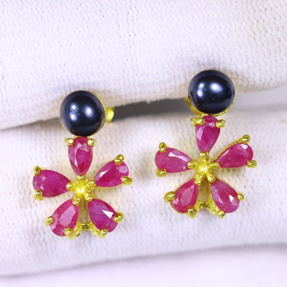 Magenta Pearl & Ruby Earrings - 925 Sterling Silver - Plated 18K Gold, 14B: Ksmith Heritage Auctioneers Subject: Natural Magenta Pearl and Ruby Origin: Thailand Carat Weight: 22.71ct Dimension: Stones 3x5mm Type: Earrings