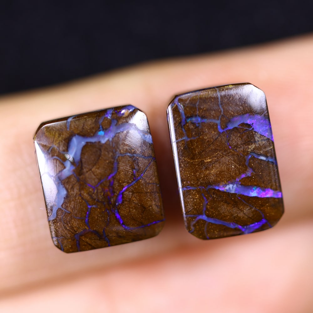 *11.03Ct Boulder Opal Set - Australian Opal , 220E: Ksmith Heritage Auctioneers Subject: Natural Boulder Opal Origin: Australia Carat Weight: 11.03Ct Dimension: 12.3x8.3x4.2 mm Treatment: Natural Untreated Type: Cabochon, P