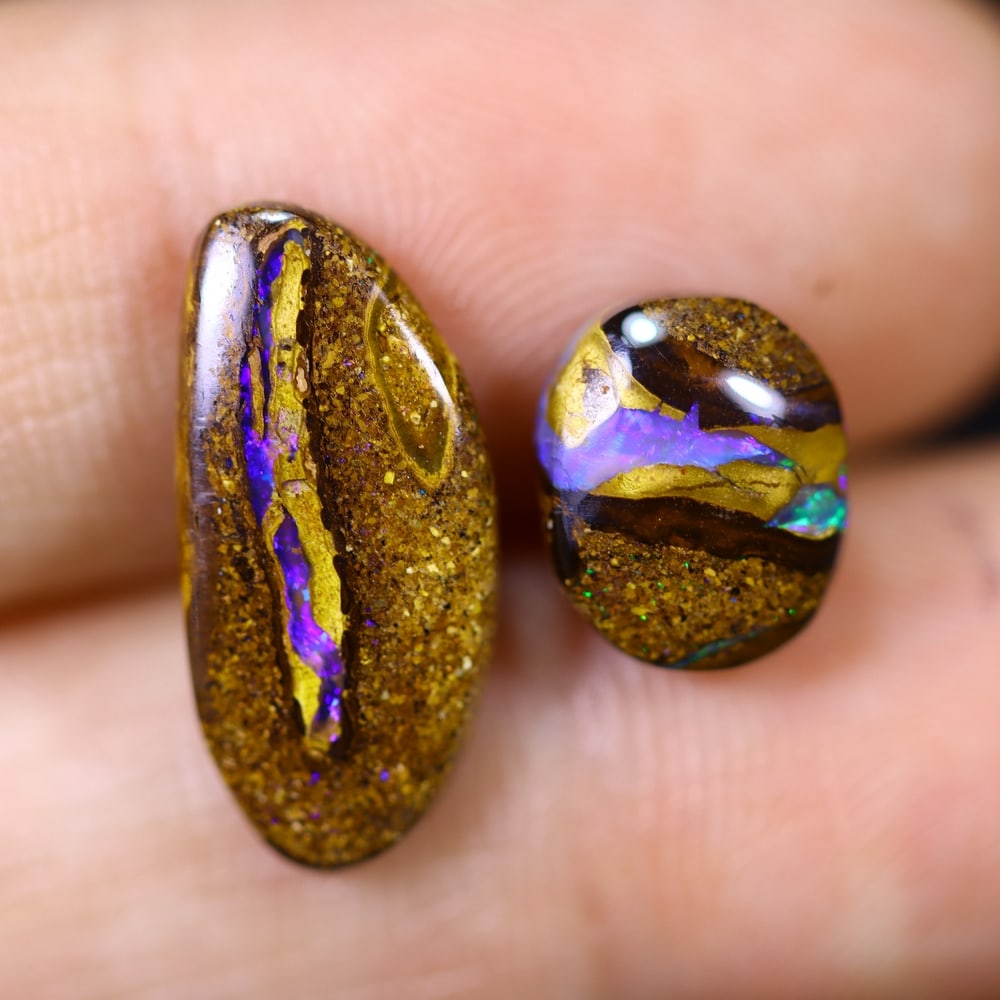 *5.04Ct Boulder Opal Set - Australian Opal , 993E: Ksmith Heritage Auctioneers Subject: Natural Boulder Opal Origin: Australia Carat Weight: 5.04Ct Dimension: 16.8x7.9x2.9 mm Treatment: Natural Untreated Type: Cabochon, Po