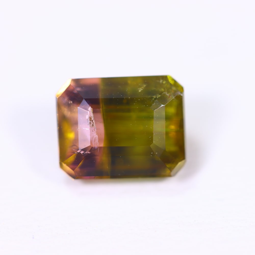 2.14cts Natural Watermelon Tourmaline - Bi-Colour Faceted Cut , 142E: Ksmith Heritage Auctioneers Subject: Natural Tourmaline Origin: Africa Carat Weight: 2.14 cts Dimension: 7.3x5.8x4.8 mm Type: Faceted, Polished