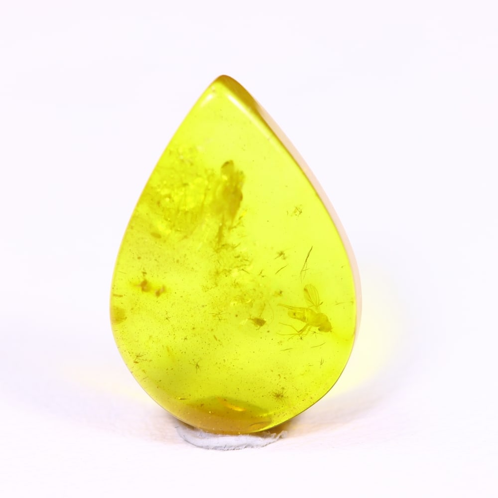 *2.05cts Natural Million Year Old Baltic Insect Amber, 16x11mm , 23C: Ksmith Heritage AuctioneersSubject: Natural Amber Origin: Lithuania Treatment: None