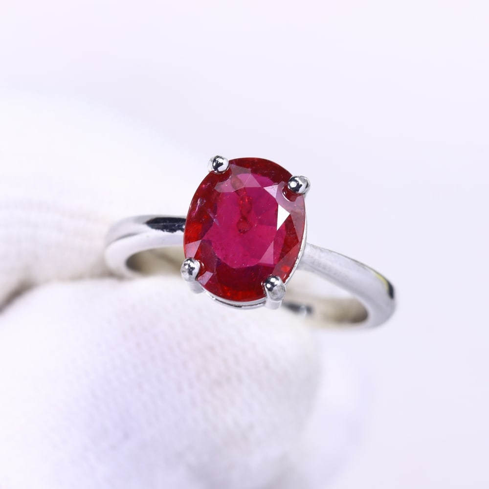 3.39g Ruby Ring - 925 Sterling Silver - Size US 6.5 , 113C: Ksmith Heritage Auctioneers