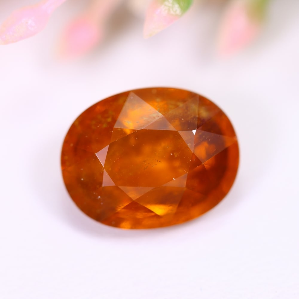 6.40Ct Garnet - Polished Faceted , 352E: Ksmith Heritage Auctioneers Subject: Natural Garnet Origin: India Carat Weight: 6.40Ct Dimension: 11.8x9.2x5.8 mm Type: Faceted, Polished