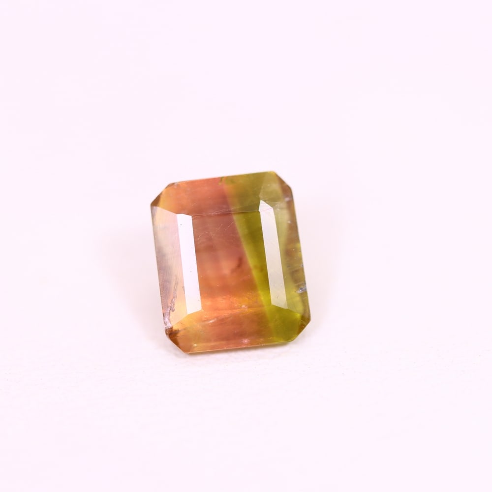 *1.78Ct Natural Watermelon Tourmaline - Bi-Colour Faceted Cut, 173C: Ksmith Heritage Auctioneers Subject: Natural Tourmaline Origin: Africa Carat Weight: 1.73 Ct Dimension: 7.8x6.5x4 mm Type: Faceted, Polished