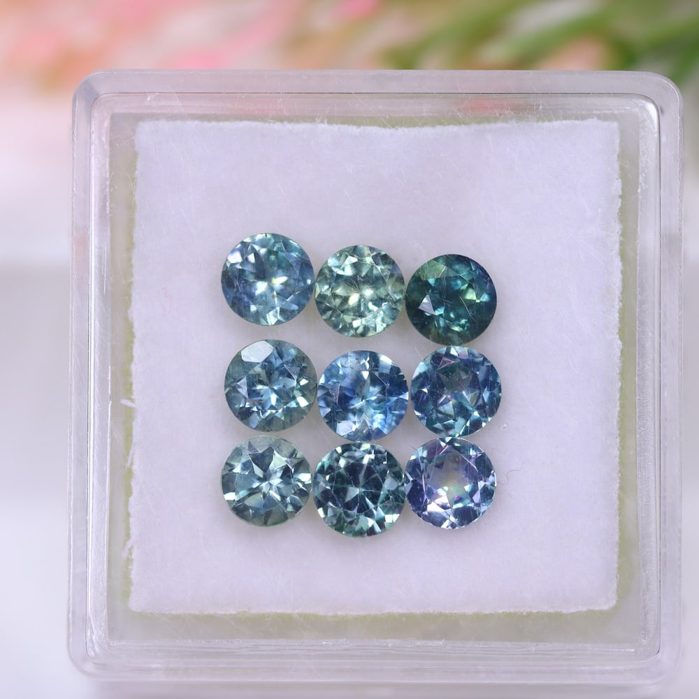 *3.25Ct 9pcs Australian Blue Sapphire Calibrated 4.2mm Set - Polished Faceted , 763E: Ksmith Heritage Auctioneers Subject: Natural Sapphire (Without box) Origin: Australia Treatment: Heated Shape: Round Type: Faceted, Diamond Cut