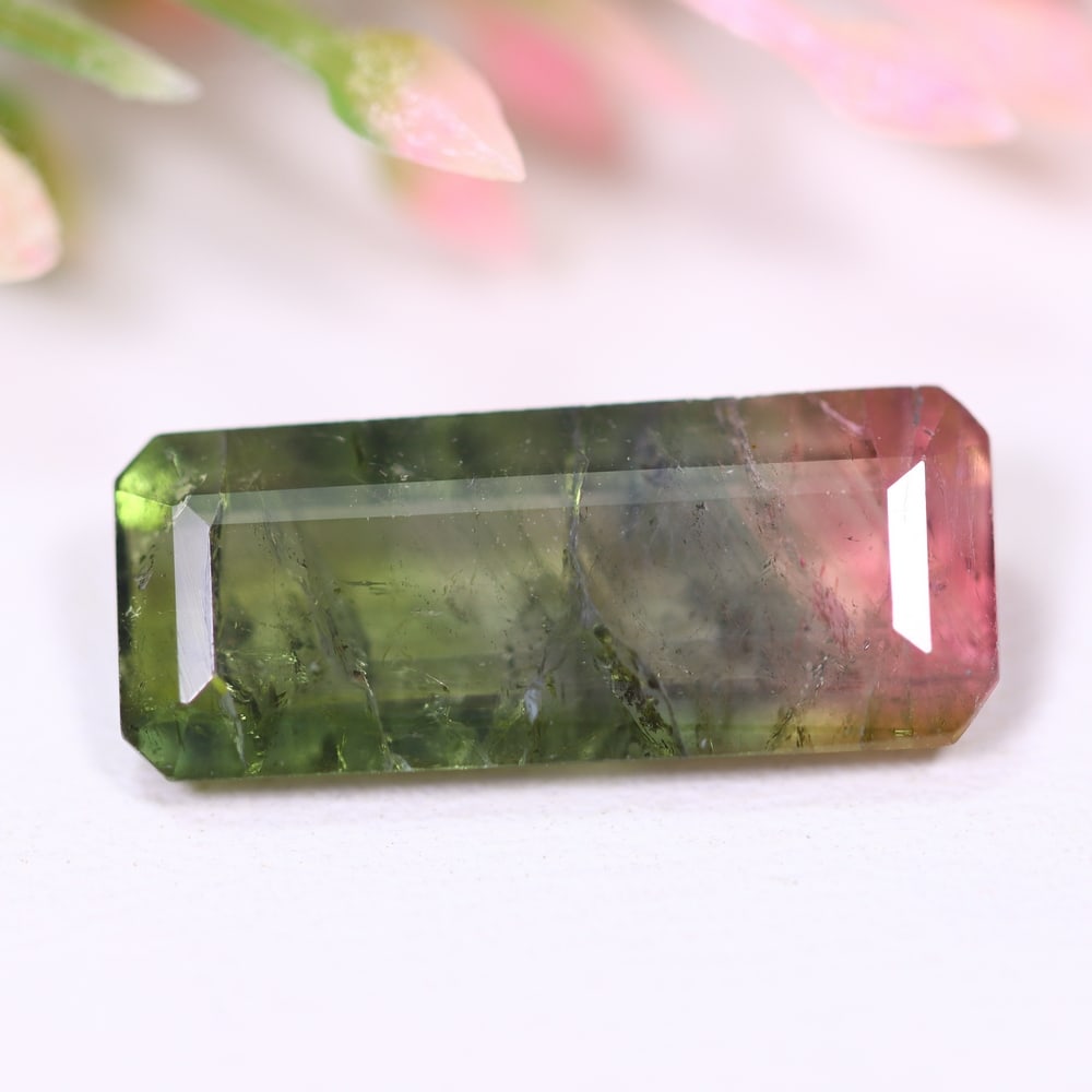 4.52cts Natural Watermelon Tourmaline - Bi-Colour Faceted Cut , 397E: Ksmith Heritage Auctioneers Subject: Natural Tourmaline Origin: Africa Carat Weight: 4.52 cts Dimension: 17x7.1x4 mm Type: Faceted, Polished