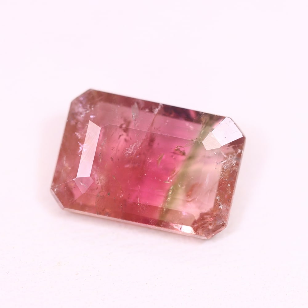 *2.97Ct Natural Watermelon Tourmaline - Bi-Colour Faceted Cut, 148C: Ksmith Heritage Auctioneers Subject: Natural Tourmaline Origin: Africa Carat Weight: 2.97 Ct Dimension: 11.6x8.1x3.1 mm Type: Faceted, Polished