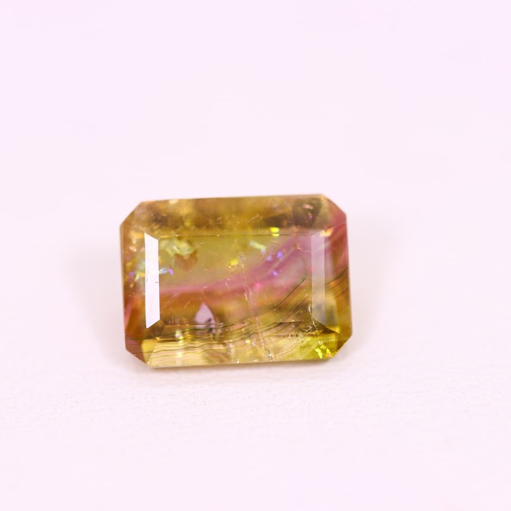 *2.83Ct Natural Watermelon Tourmaline - Bi-Colour Faceted Cut, 150C: Ksmith Heritage Auctioneers Subject: Natural Tourmaline Origin: Africa Carat Weight: 2.83 Ct Dimension: 9.9x7.3x4.3 mm Type: Faceted, Polished