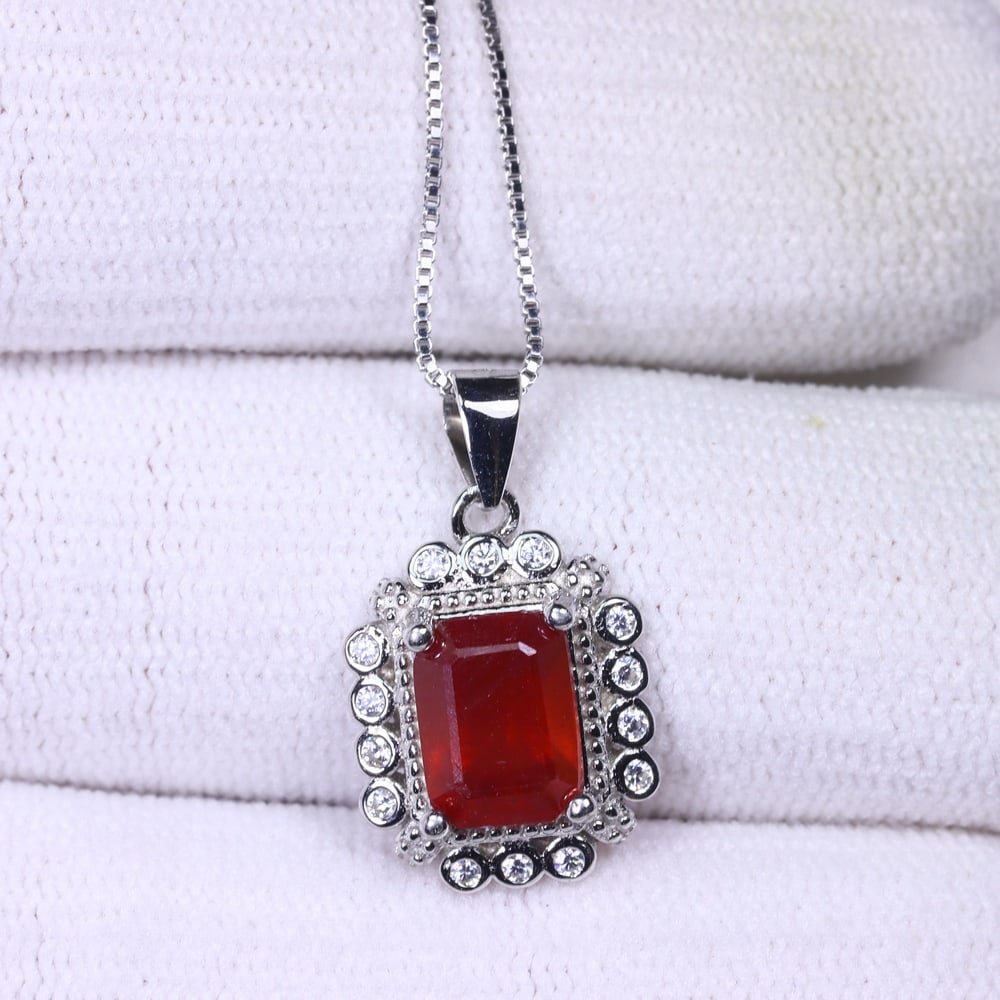 Ruby Necklace - 925 Sterling Silver - Plated 14k White Gold , 1107E: Ksmith Heritage Auctioneers Subject: Natural Ruby Origin: Thailand Carat Weight: 3.07g Dimension: Ruby 6x8mm Type: Necklace