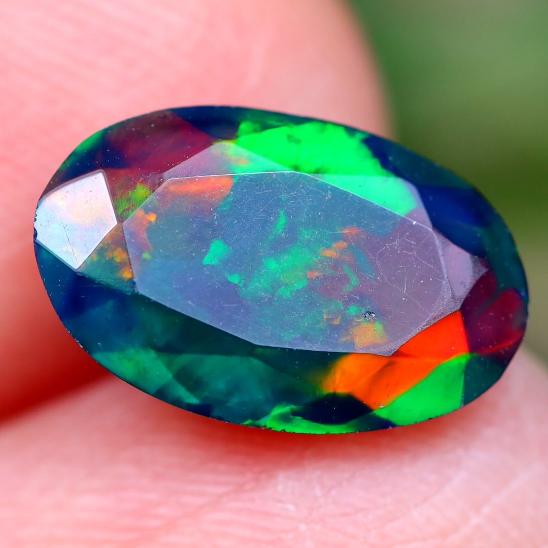 1.26Ct Natural Flashy Rainbow Ethiopian Smoked Faceted Welo Opal, 483MZ: Ksmith Jewels Global Welcome to our auction house, today auction brought to you by Ksmith Jewels Global based in Penang, Malaysia specialize in all kinds of opal and color gemstone both in manufacturi