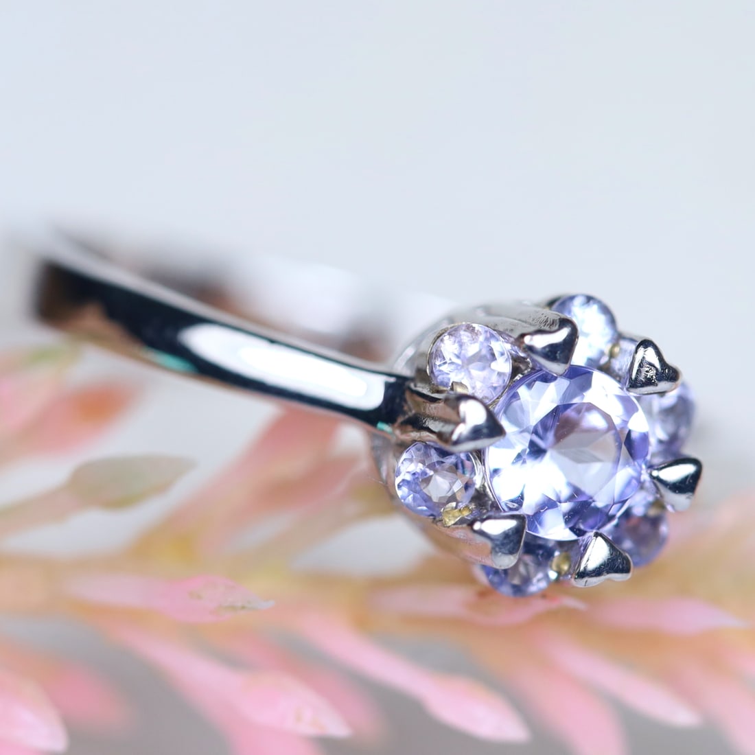 10.93Cts Natural Unheated Blue Tanzanite Rings 925 Sterling Silver Size 8, 885A: Ksmith Jewels Global Welcome to our auction house, today auction brought to you by Ksmith Jewels Global based in Penang, Malaysia specialize in all kinds of opal and color gemstone both in manufacturi