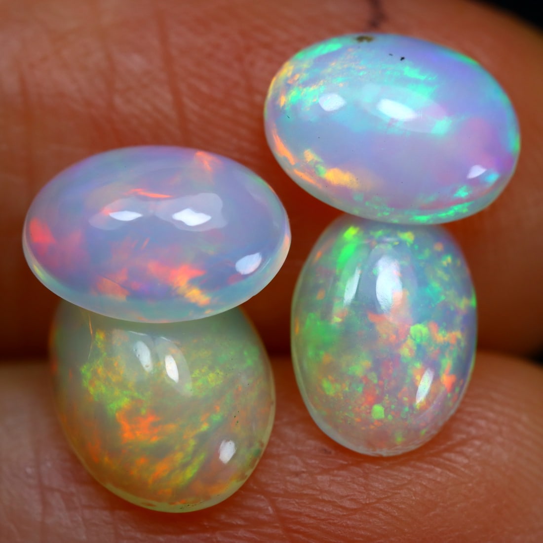 3.31Ct Natural Flashy Rainbow Ethiopian Welo Opal - Ethiopian Opal - Oval Cabochon, 560A: Ksmith Jewels Global Welcome to our auction house, today auction brought to you by Ksmith Jewels Global based in Penang, Malaysia specialize in all kinds of opal and color gemstone both in manufacturi