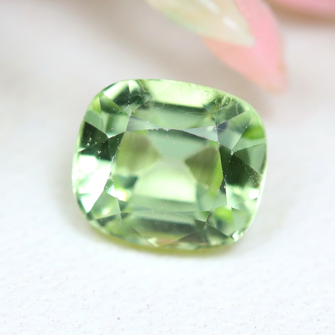 1.00Ct Natural Pakistan Clean Green Peridot Gemstone For Jewelry Making, 532A: Ksmith Jewels Global Welcome to our auction house, today auction brought to you by Ksmith Jewels Global based in Penang, Malaysia specialize in all kinds of opal and color gemstone both in manufacturi