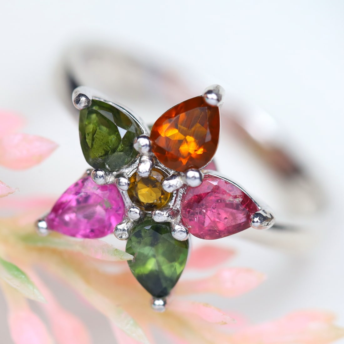 16.51Cts 925 Sterling Silver Natural Multi Color Tourmaline Ring Size 7.5, 580A: Ksmith Jewels Global Welcome to our auction house, today auction brought to you by Ksmith Jewels Global based in Penang, Malaysia specialize in all kinds of opal and color gemstone both in manufacturi