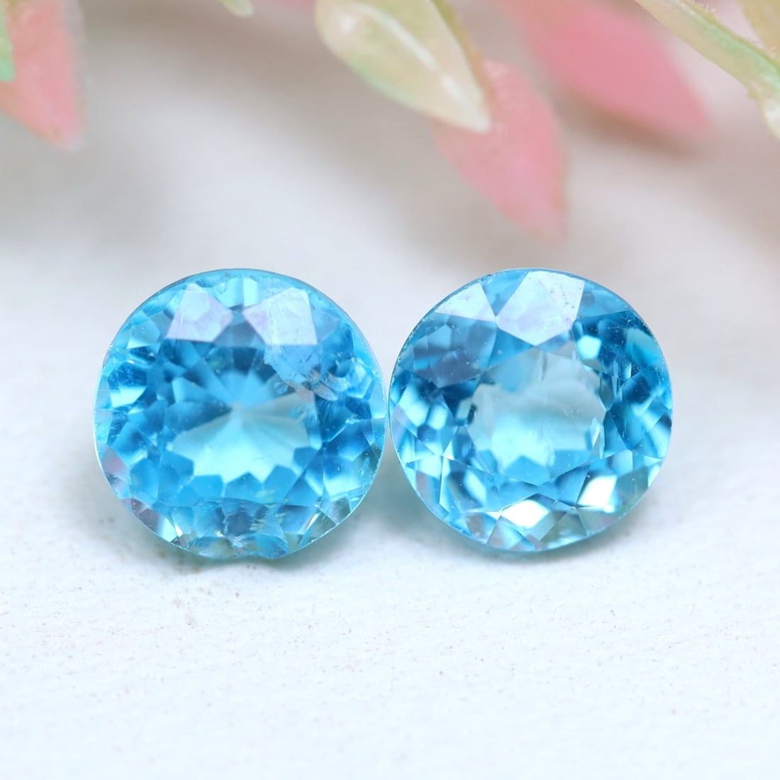 Apatite 1.52Ct Natural Unheated Blue Apatite Madagascar For Jewelry Making, 1129A: Ksmith Jewels Global Welcome to our auction house, today auction brought to you by Ksmith Jewels Global based in Penang, Malaysia specialize in all kinds of opal and color gemstone both in manufacturi