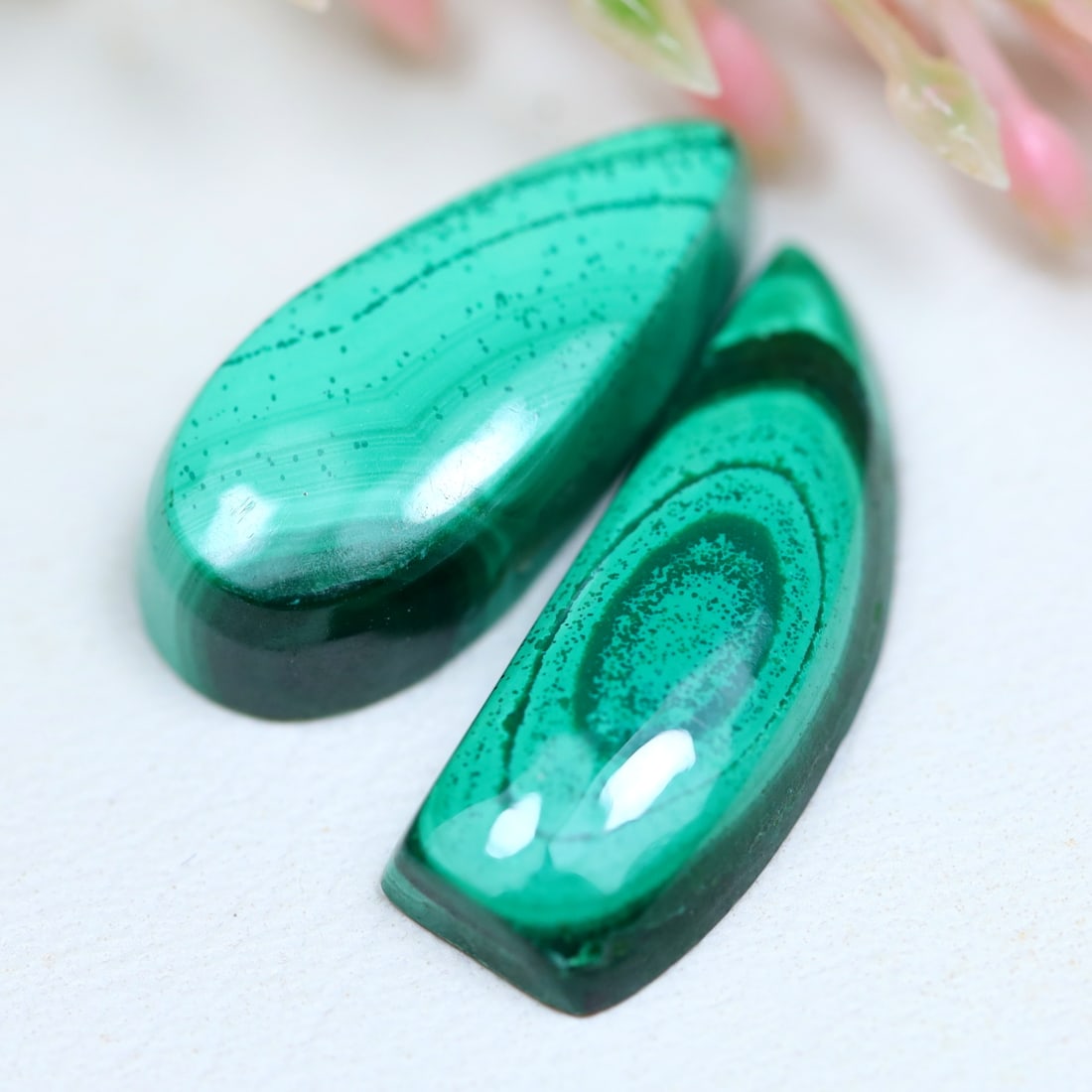 13.37Ct Natural Green Malachite 2 Pcs Smooth Cabochon for Jewelry Making, 506B: Ksmith Jewels Global Welcome to our auction house, today auction brought to you by Ksmith Jewels Global based in Penang, Malaysia specialize in all kinds of opal and color gemstone both in manufacturi