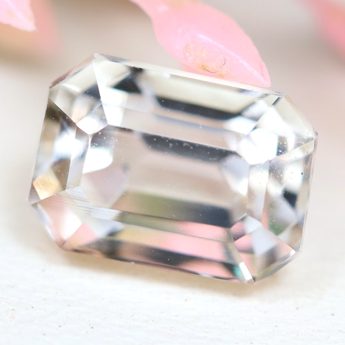 VVS Kunzite 2.42Ct Natural Brazil Pale Pink Kunzite Gemstone, 900B: Ksmith Jewels Global Welcome to our auction house, today auction brought to you by Ksmith Jewels Global based in Penang, Malaysia specialize in all kinds of opal and color gemstone both in manufacturi