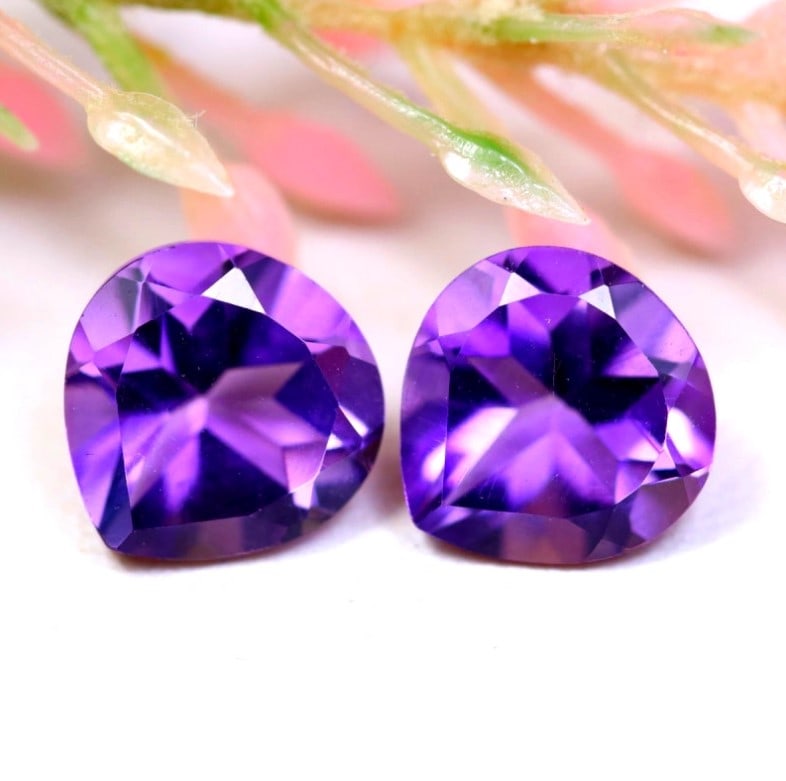 Amethyst 3.24Ct Natural Purple Amethyst Brilliant Pair, 293B: Ksmith Jewels Global Welcome to our auction house, today auction brought to you by Ksmith Jewels Global based in Penang, Malaysia specialize in all kinds of opal and color gemstone both in manufacturi