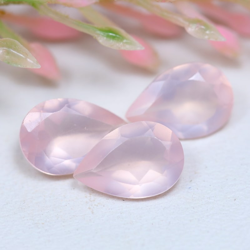 Rose Quartz 2.89Ct Pear Cut Natural Pinkish Rose Quartz 3 PCS, 1103B: Ksmith Jewels Global Welcome to our auction house, today auction brought to you by Ksmith Jewels Global based in Penang, Malaysia specialize in all kinds of opal and color gemstone both in manufacturi