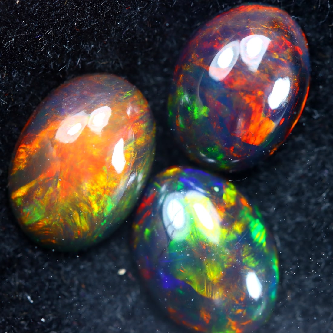 3.19Ct Natural Flashy Rainbow Smoked Ethiopian Welo Opal, 582B: Ksmith Jewels Global Welcome to our auction house, today auction brought to you by Ksmith Jewels Global based in Penang, Malaysia specialize in all kinds of opal and color gemstone both in manufacturi