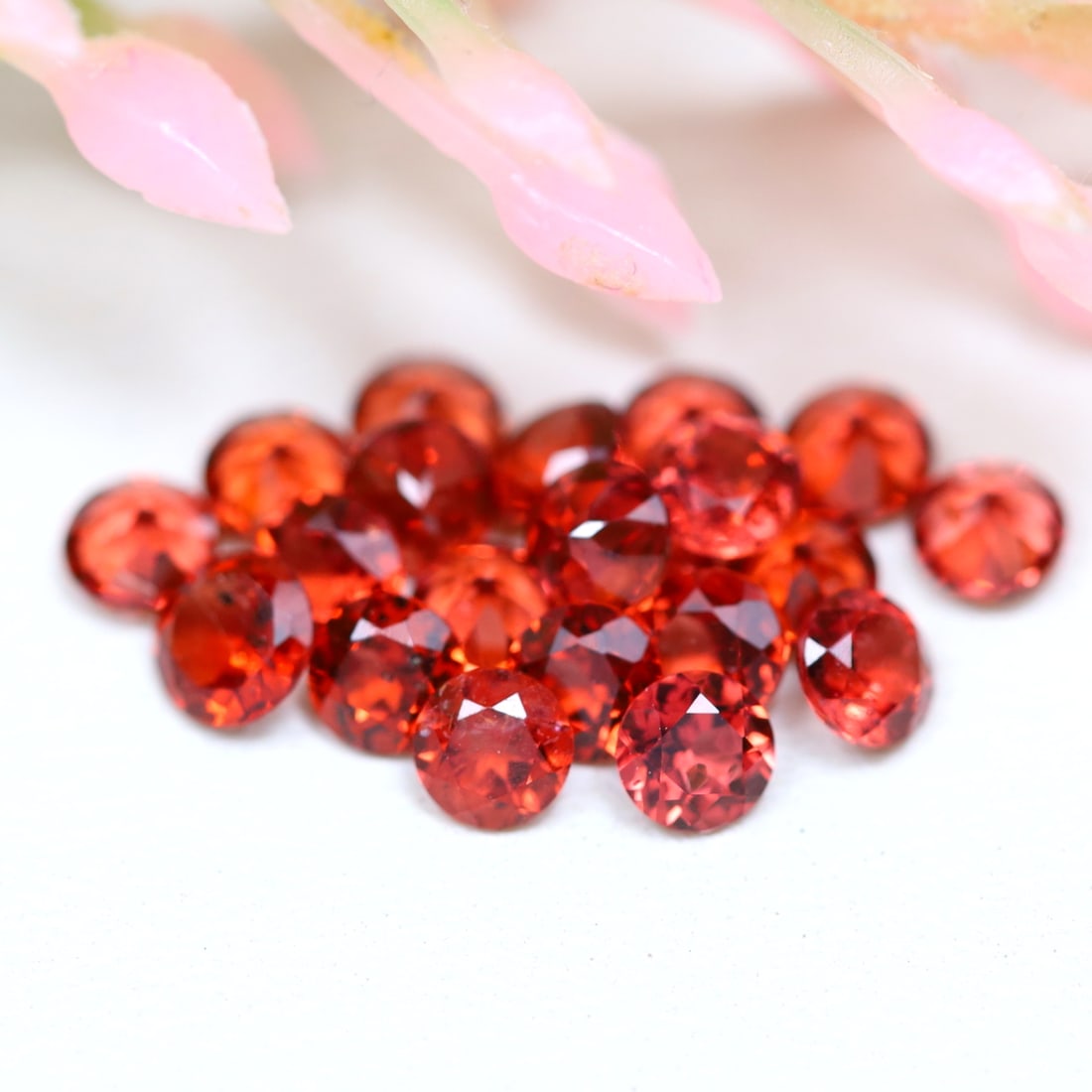 2.34CTS Natural Red Garnet Sparkling Orange Loose Gemstones Lot, 863A: Ksmith Jewels Global Welcome to our auction house, today auction brought to you by Ksmith Jewels Global based in Penang, Malaysia specialize in all kinds of opal and color gemstone both in manufacturi