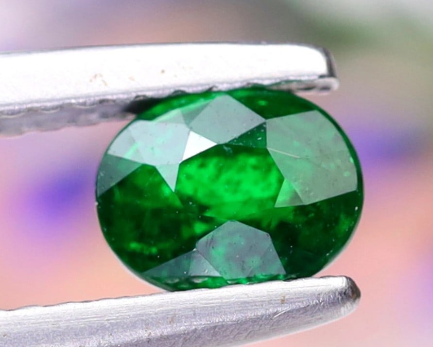 Tsavorite Garnet 1.05Ct Oval Cut Natural Kenya Tsavorite Garnet SI Clarity, 1182B: Ksmith Jewels Global Welcome to our auction house, today auction brought to you by Ksmith Jewels Global based in Penang, Malaysia specialize in all kinds of opal and color gemstone both in manufacturi